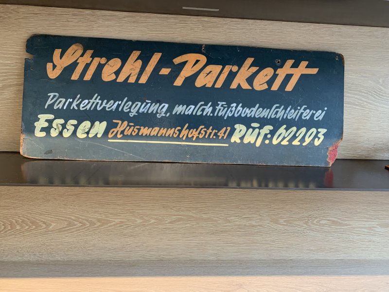 Firmengebäude Handel Parkett Strehl in Essen